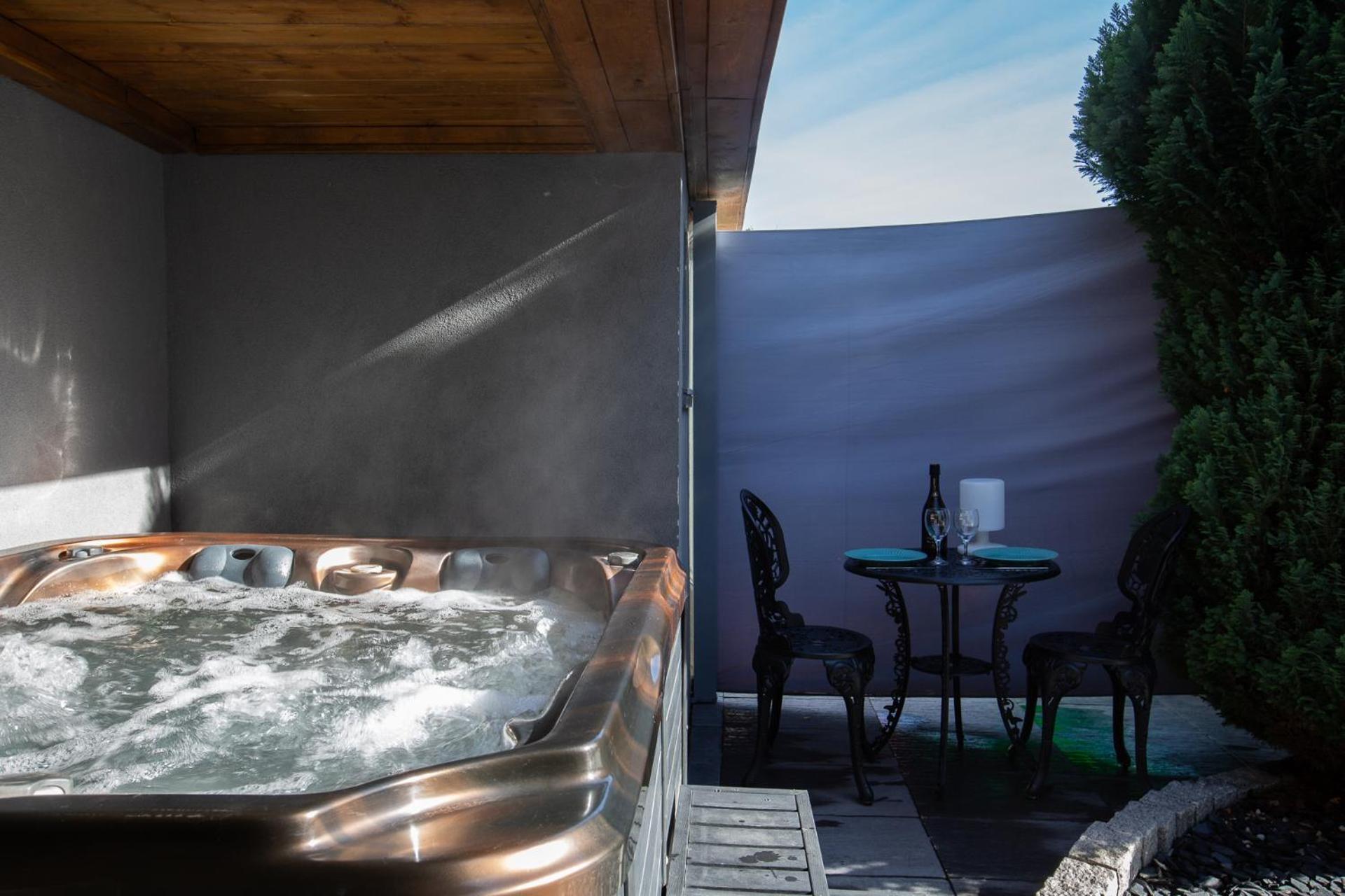 Gites Spa Strasbourg - Studio Romantique, Jacuzzi, Sauna, Terrasse Privee Furdenheim Buitenkant foto