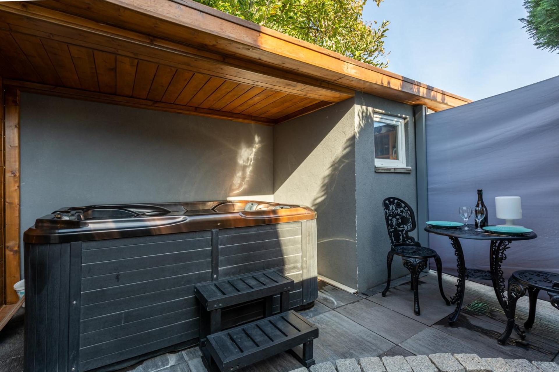 Gites Spa Strasbourg - Studio Romantique, Jacuzzi, Sauna, Terrasse Privee Furdenheim Buitenkant foto