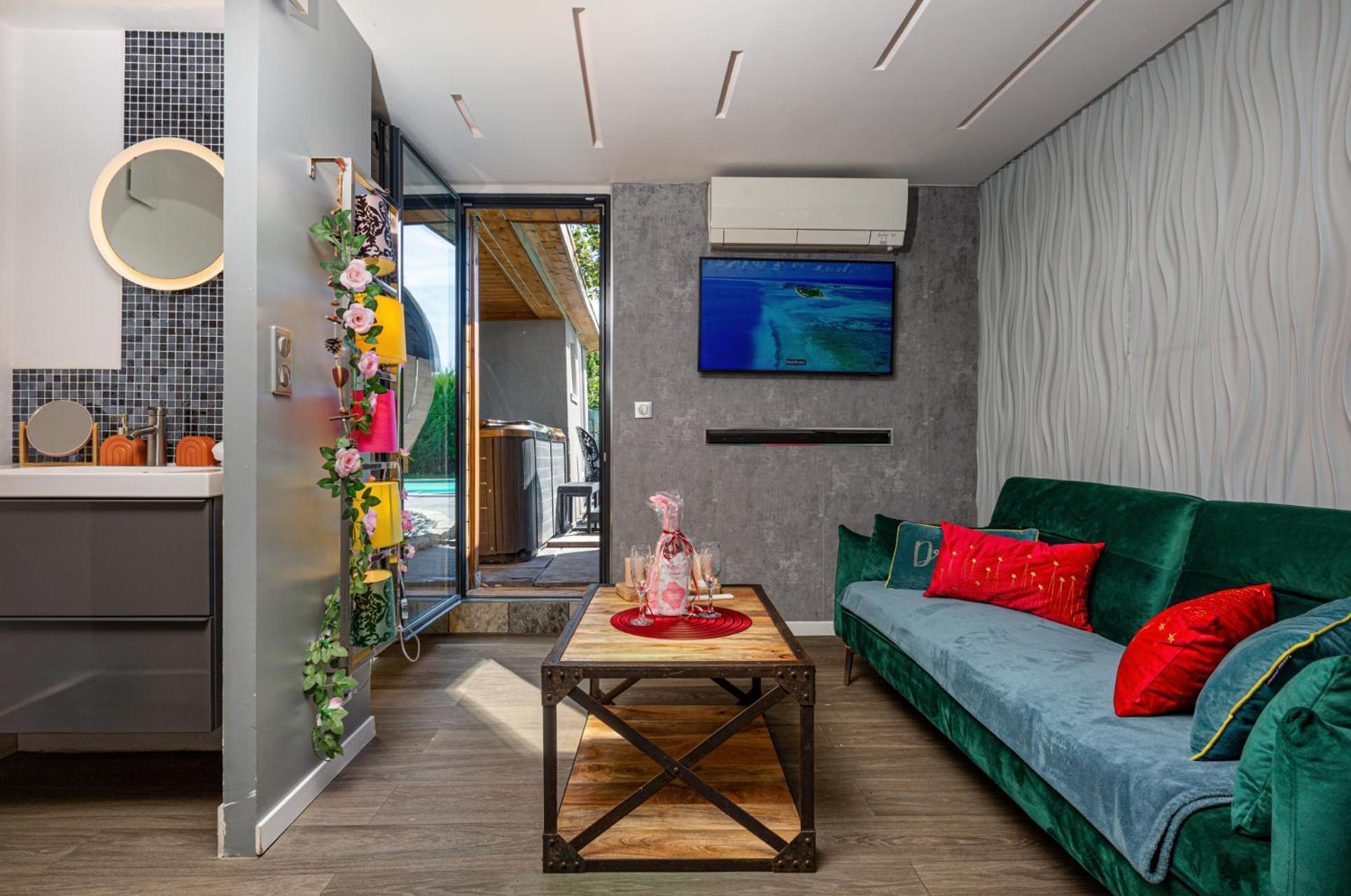 Gites Spa Strasbourg - Studio Romantique, Jacuzzi, Sauna, Terrasse Privee Furdenheim Buitenkant foto